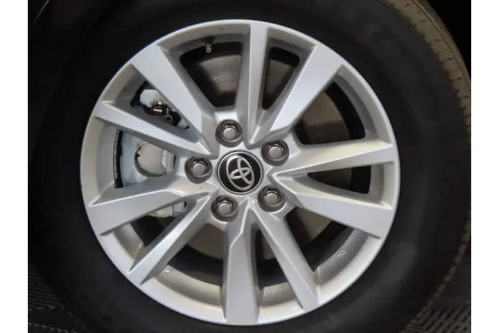 $26269 : Toyota Camry 2025 LE 4dr Sed image 8