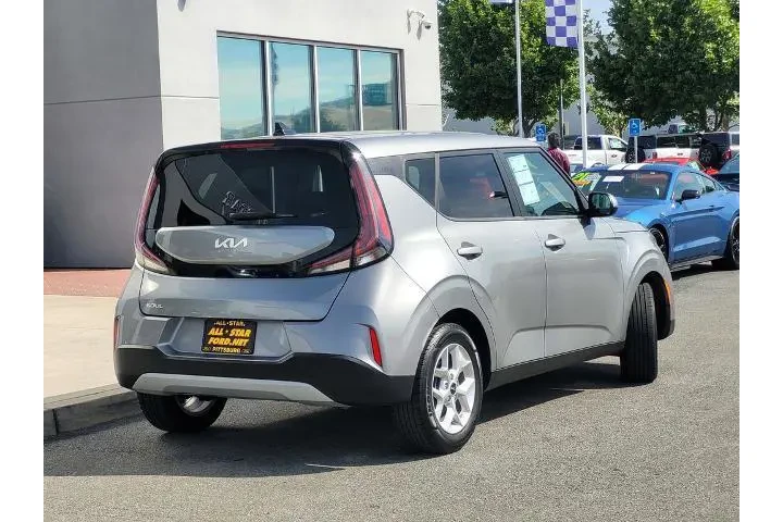 $17300 : Kia Soul 2023 S 4dr Crossove image 4