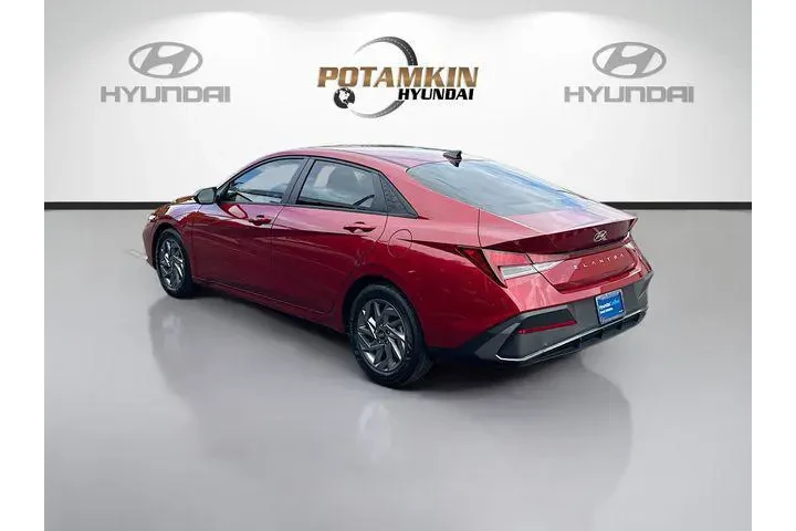 $19771 : Hyundai ELANTRA 2024 SEL 4dr image 7