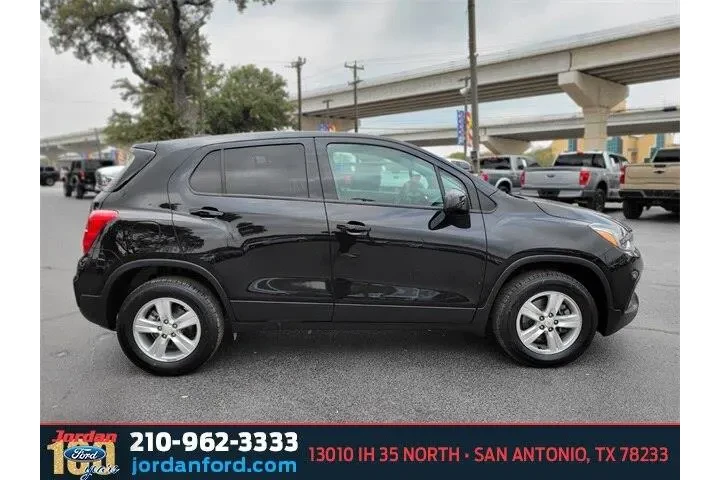 $11975 : Chevrolet Trax 2022 AWD LS 4 image 6