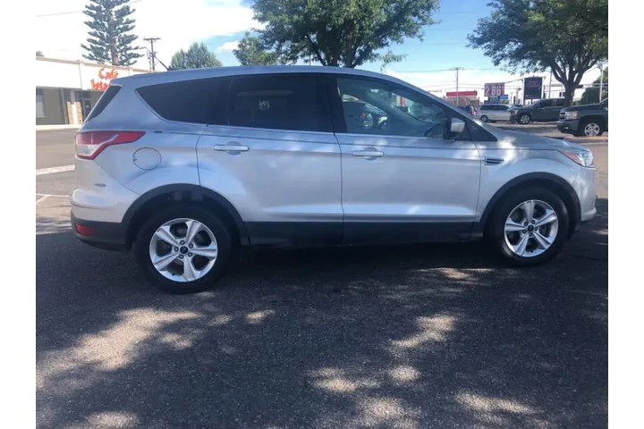 2016 Escape SE image 7