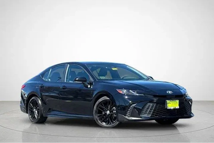 $29530 : Toyota Camry 2025 SE 4dr Sed image 2