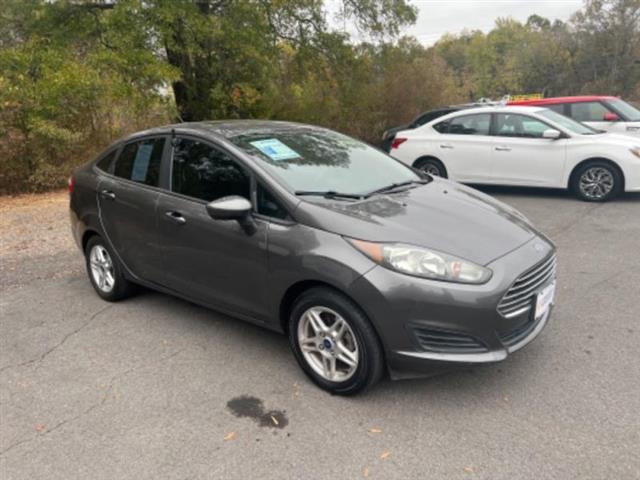 2017 Fiesta image 3