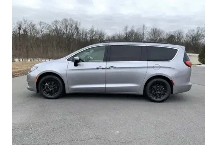 $20900 : 2020 VOYAGER LXI image 4