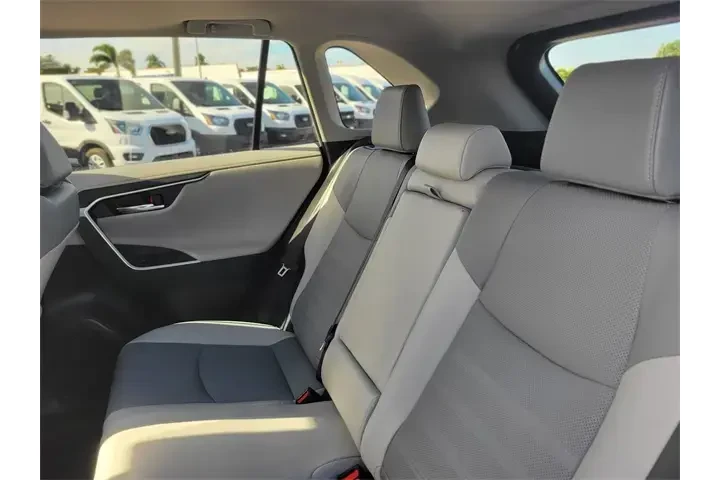 $33591 : Toyota RAV4 2024 Limited 4dr image 8