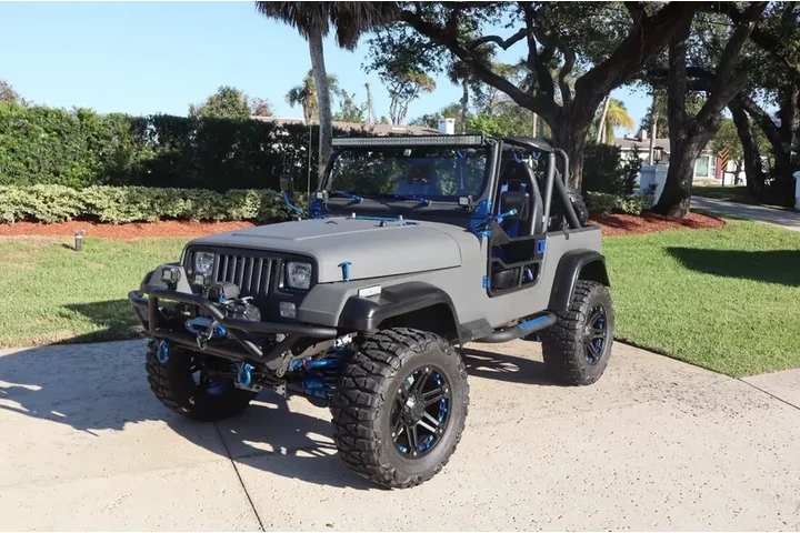 $12850 : Modified 1990 Jeep Wrangler image 3
