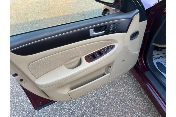 $8999 : 2012 Genesis 3.8L V6 image 10