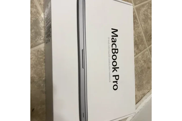 13" MacBook Pro image 1