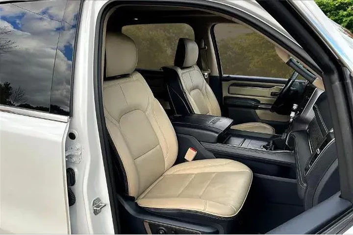 $32390 : Ram 1500 2020 4x4 Limited 4d image 7