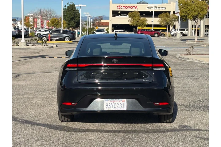 $32210 : Toyota Prius 2025 LE 4dr Hat image 4