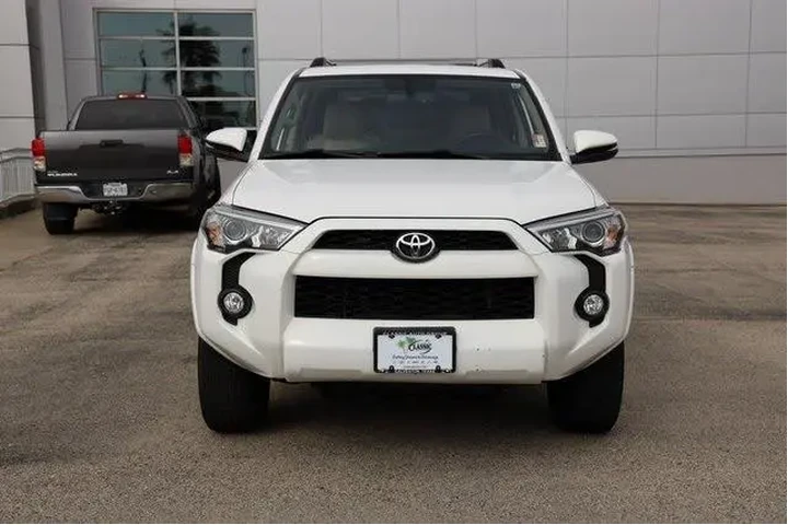 $27928 : Toyota 4Runner 2019 4x2 SR5 image 2
