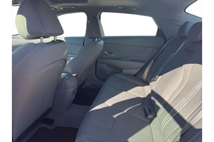 $23995 : Hyundai ELANTRA 2025 SEL Con image 8