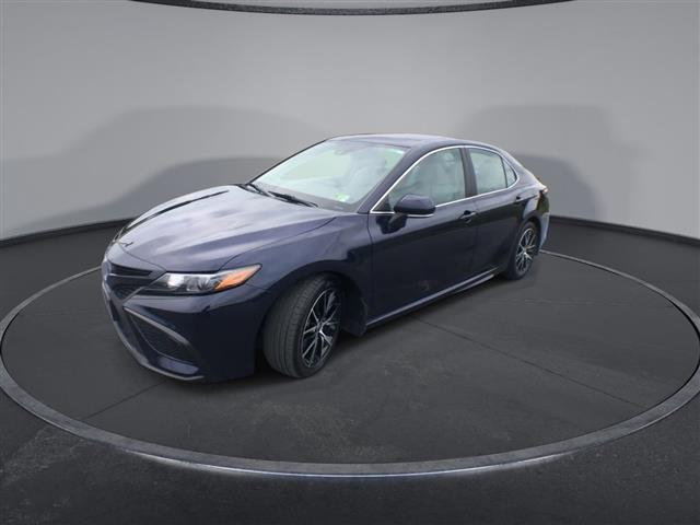 $24000 : PRE-OWNED 2021 TOYOTA CAMRY SE image 4