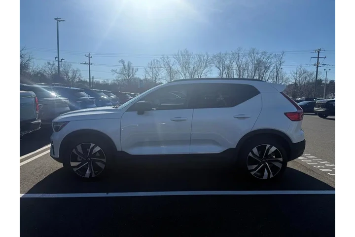 $32999 : Volvo XC40 2025 AWD B5 Plus image 2