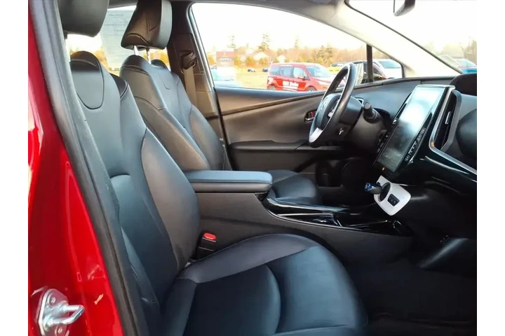 $17400 : Toyota Prius Prime 2017 Adva image 5