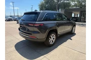 $24480 : Jeep Grand Cherokee 2022 4x2 thumbnail