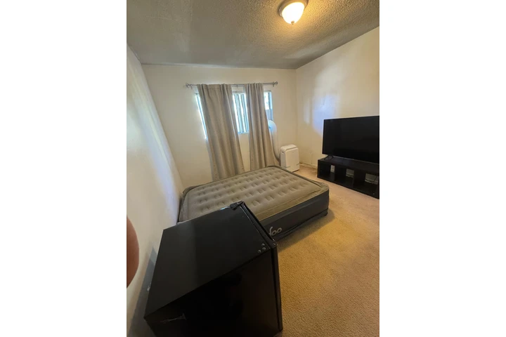 $900 : Rento cuarto para persona sola image 7