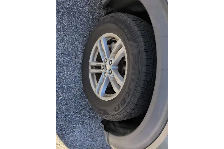 $23044 : Ford Explorer 2020 XLT 4dr S image 3