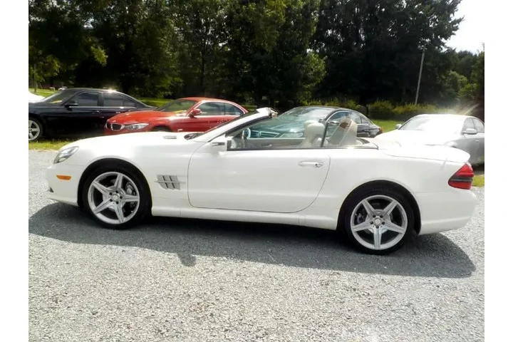 $21919 : 2011 SL 550 2D Roadster image 2