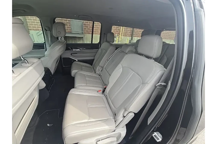 $39999 : Jeep Wagoneer 2023 4x2 4dr S image 6