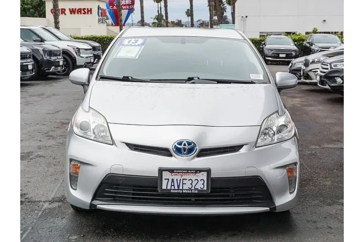 $9981 : Toyota Prius 2013 Four 4dr H image 2