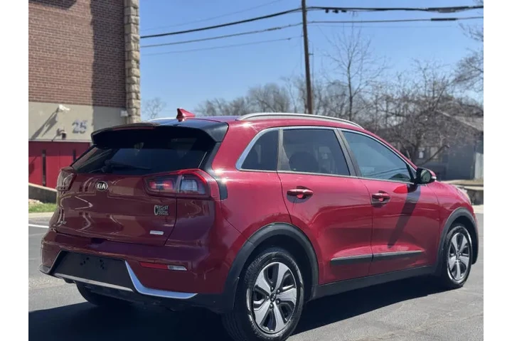 $7999 : 2017 Niro EX image 6