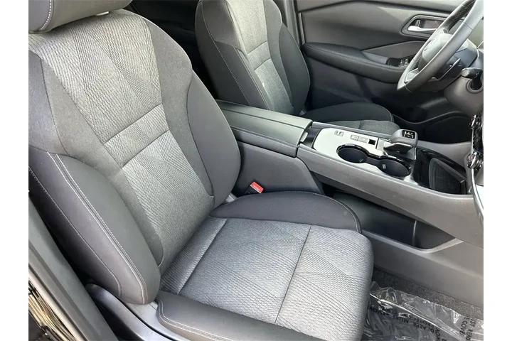 $32900 : Nissan Rogue 2026 Dark Armor image 10