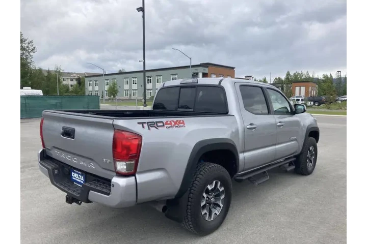$31999 : 2016 Tacoma image 4