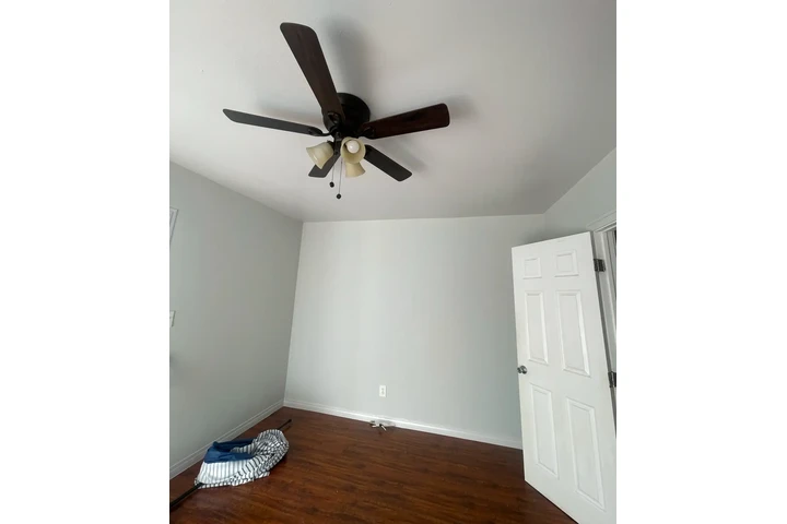 $950 : Cuarto de renta image 3