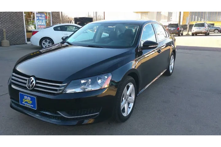 $8999 : 2012 Passat SE image 3