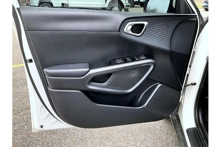 $11495 : Kia Soul 2021 S 4dr Crossove image 10