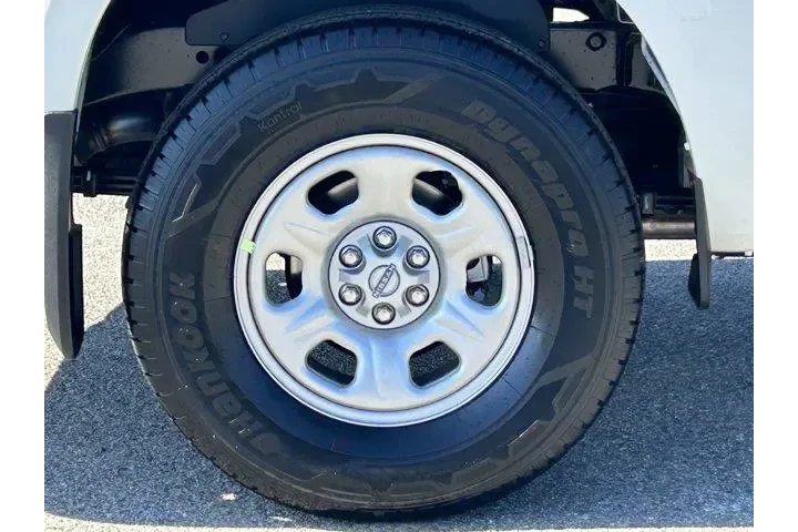 $32565 : Nissan Frontier 2026 4x2 S 4 image 7