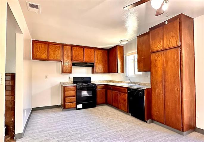 $2695 : READY NOW in Downey, CA image 1