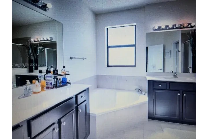 $699000 : Vendo Hermosa Casa Hialeah image 5