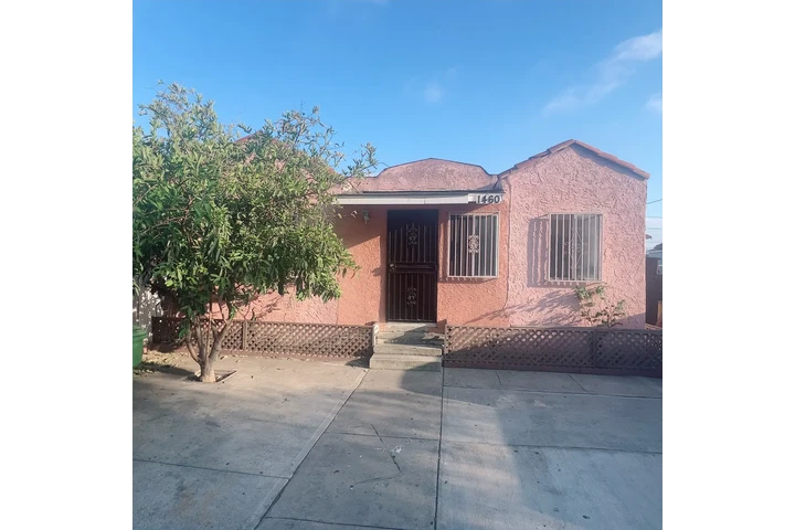 $2495 : Casa con utilidades incluidas! image 1