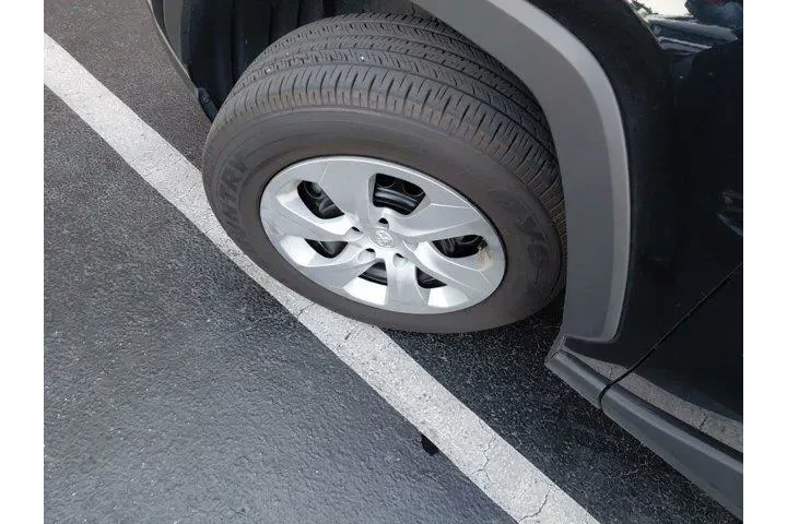 $26176 : Toyota RAV4 2025 LE 4dr SUV image 6