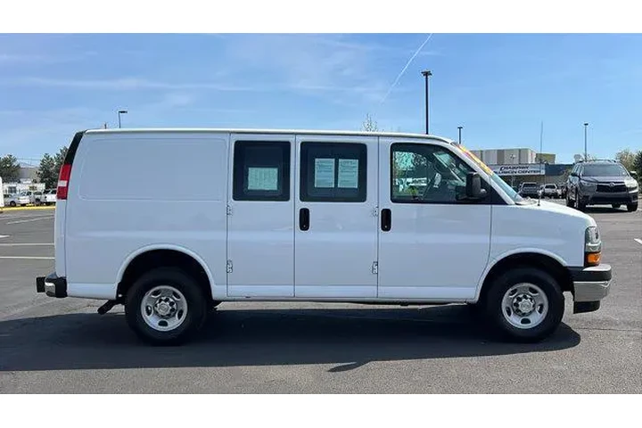 $35484 : Chevrolet Express 2024 2500 image 4