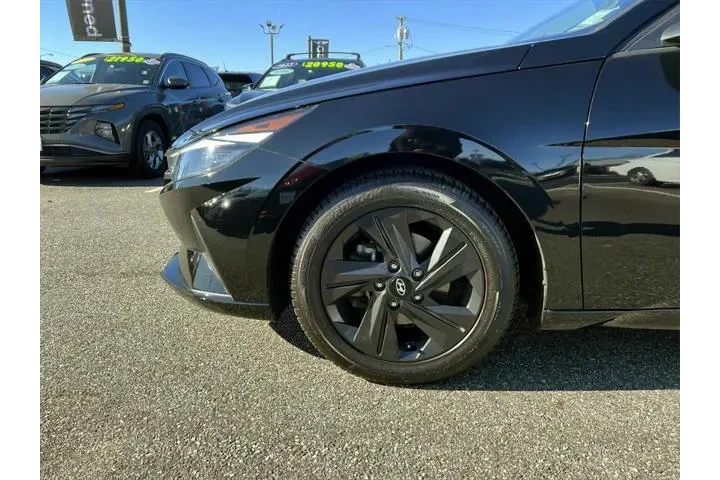 $18955 : Hyundai ELANTRA 2022 SEL 4dr image 8