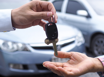 Investigue antes de comprar un auto usado