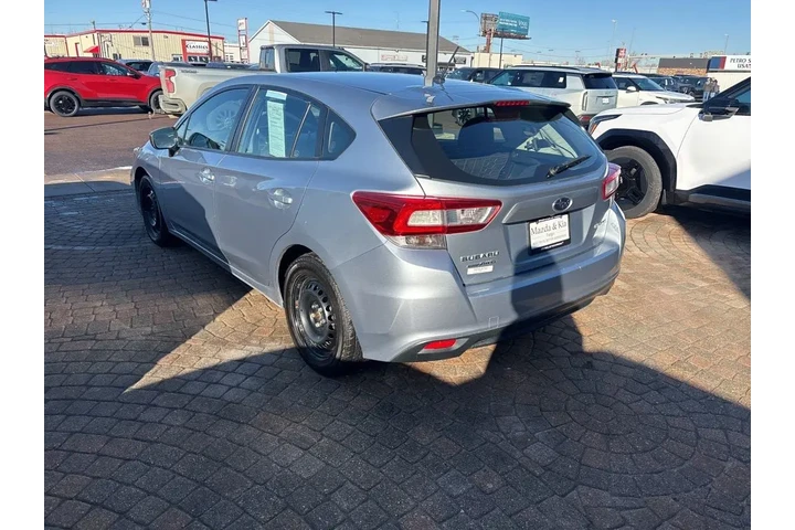 $13990 : 2019 Impreza 2.0i image 7