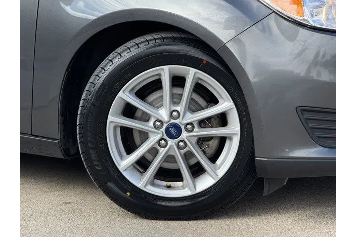 $9998 : Ford Focus 2018 SE 4dr Sedan image 3