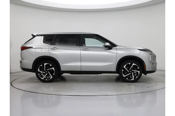 $23998 : Mitsubishi Outlander 2024 SE image 7