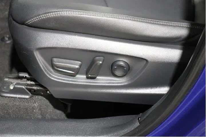 $27411 : Toyota Corolla Cross 2022 AW image 5