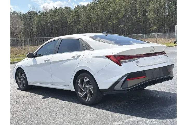 $19836 : Hyundai ELANTRA 2024 SEL 4dr image 3