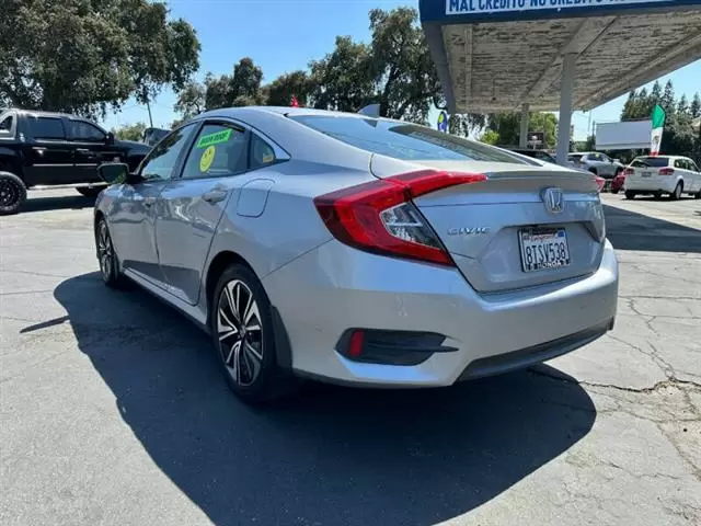 2018 Civic EX-T image 5