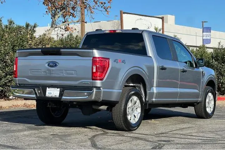 $35741 : Ford F-150 2023 4x4 XLT 4dr image 2