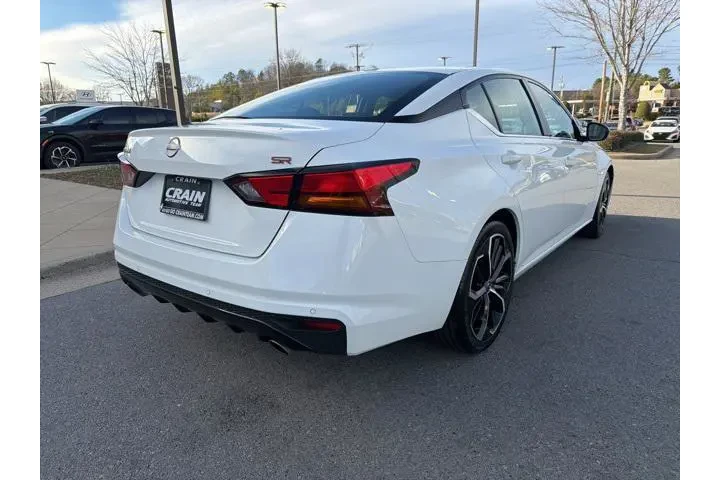 $20751 : Nissan Altima 2023 2.5 SR 4d image 7