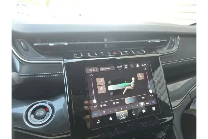 $26500 : Jeep Grand Cherokee 2023 4x2 image 10