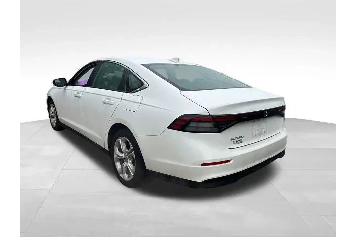 $24676 : Honda Accord 2025 LX 4dr Sed image 3