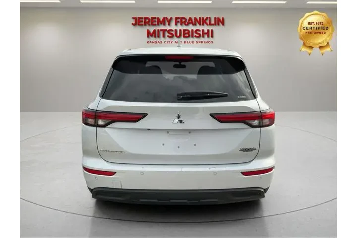 $22388 : Mitsubishi Outlander 2023 AW image 4